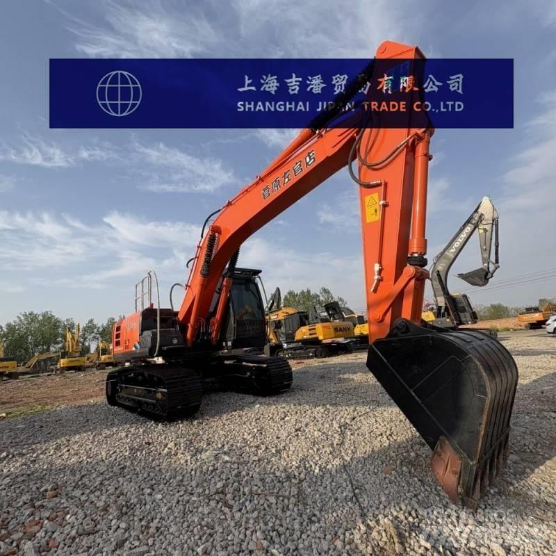 Hitachi ZX 200 Vikšriniai ekskavatoriai