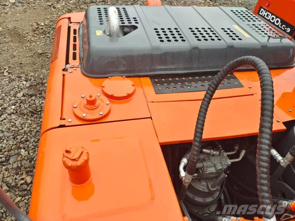 Hitachi ZX 200 Vikšriniai ekskavatoriai