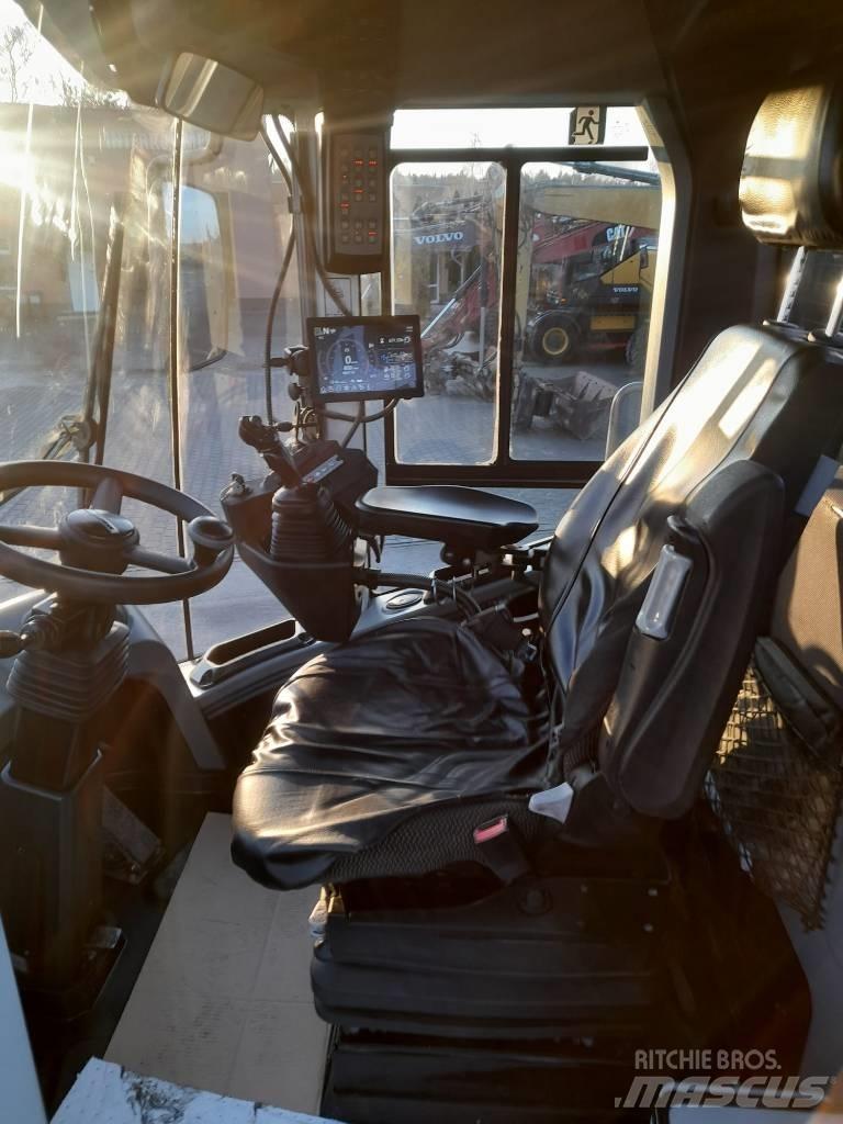 Liebherr L 550 Naudoti ratiniai krautuvai