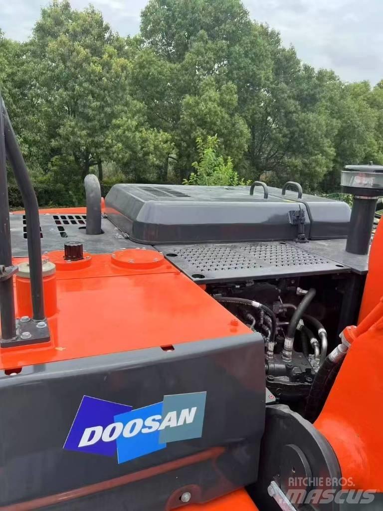Doosan DX 225LC-9C Vikšriniai ekskavatoriai