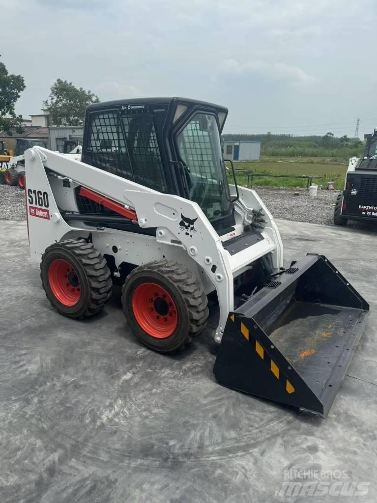 Bobcat S 160 Krautuvai su šoniniu pasukimu