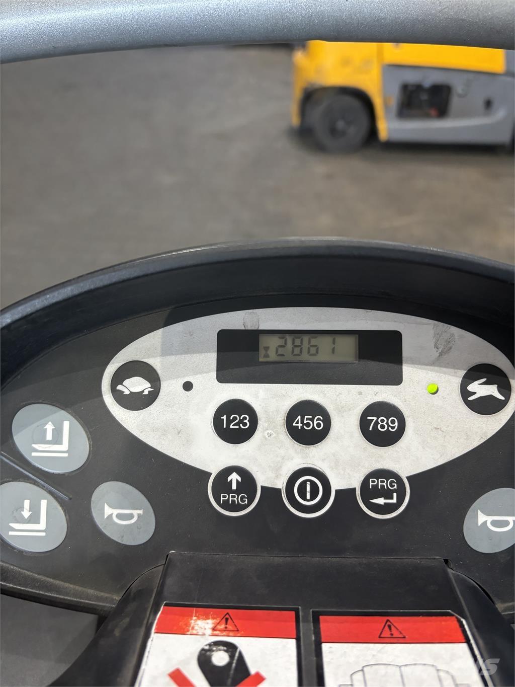 Still EXU-S22 Rankiniai vėžimėliai