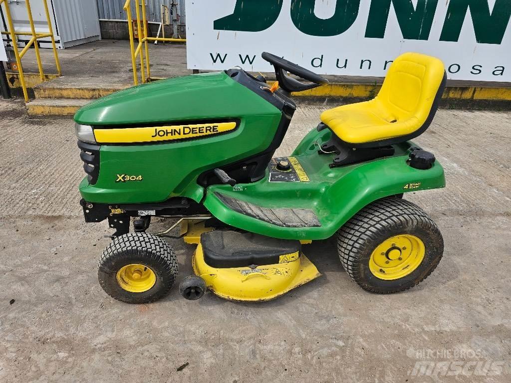 John Deere X 304 Sodo traktoriukai-vejapjovės