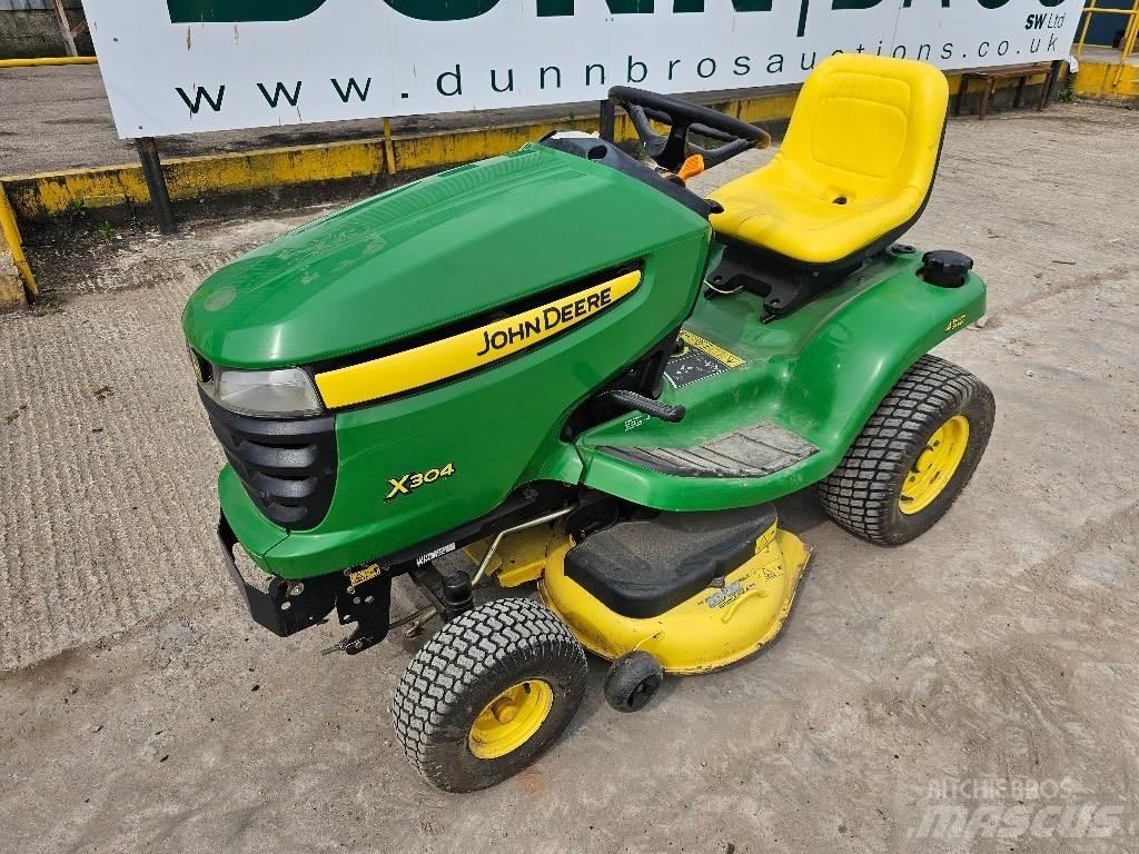 John Deere X 304 Sodo traktoriukai-vejapjovės