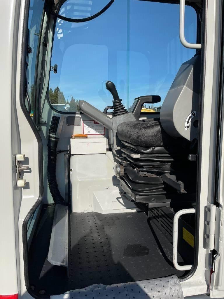 Takeuchi TCR 50 Vikšrinė savivartė technika