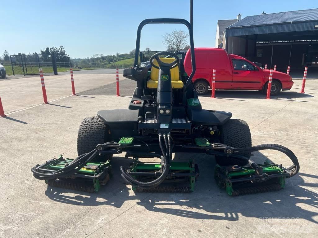 John Deere 3235C Savaeigės žoliapjovės