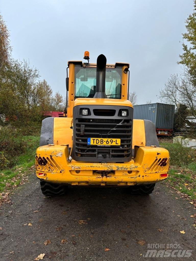 Volvo L 90 F Naudoti ratiniai krautuvai