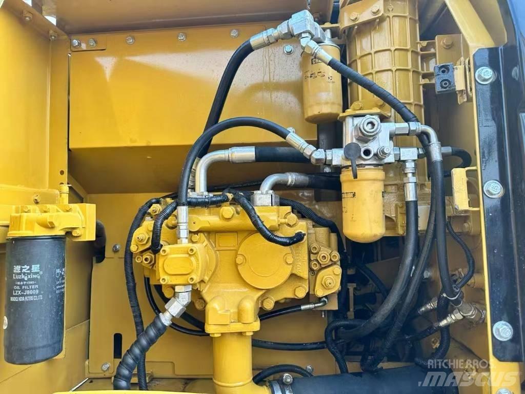 CAT 320 D Vikšriniai ekskavatoriai