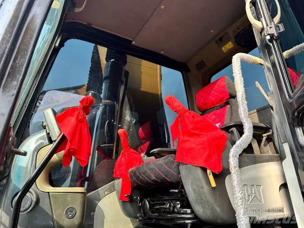 CAT 320 D Vikšriniai ekskavatoriai