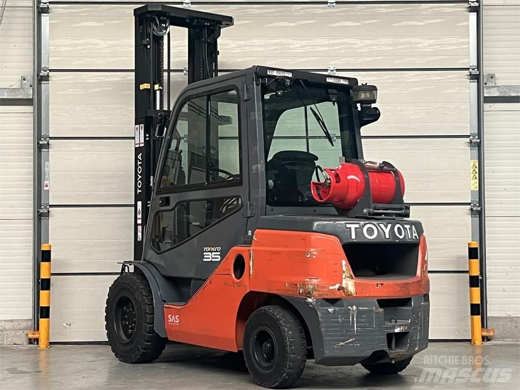 Toyota 8FGJF35 LPG (dujiniai) krautuvai
