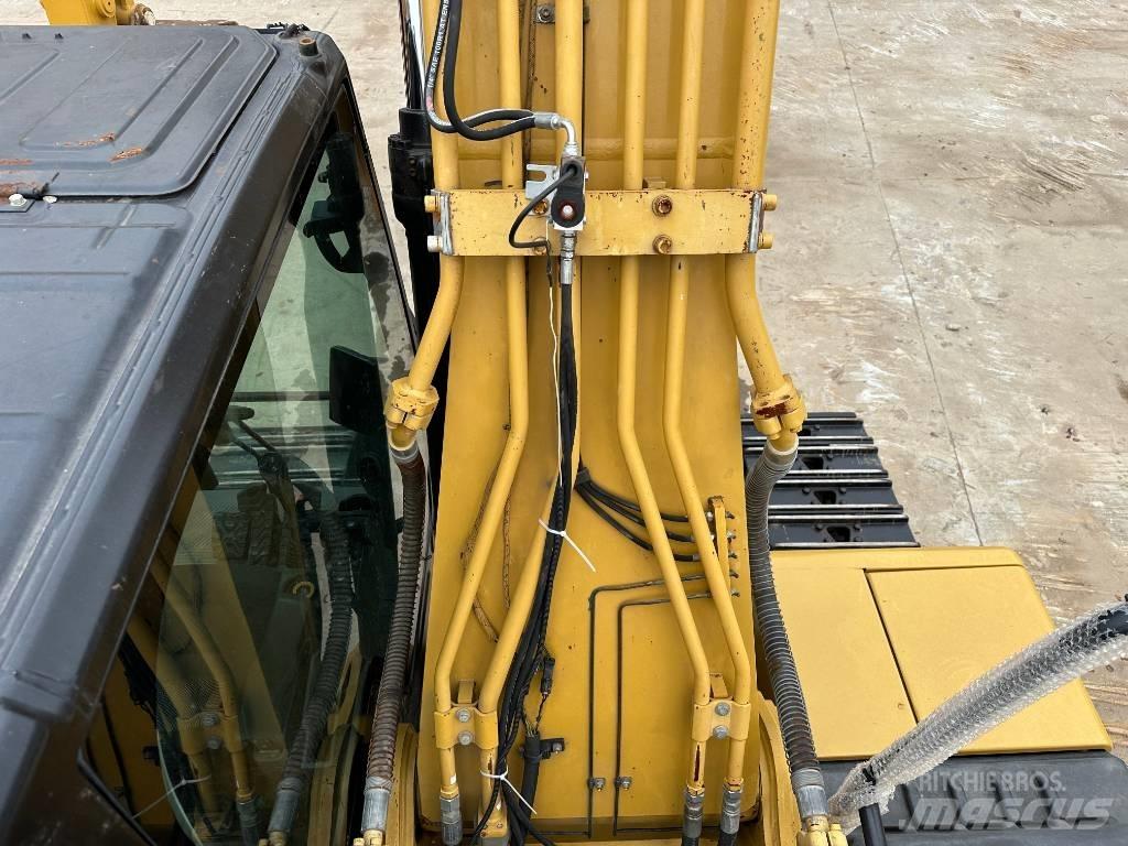 CAT 323GC Vikšriniai ekskavatoriai