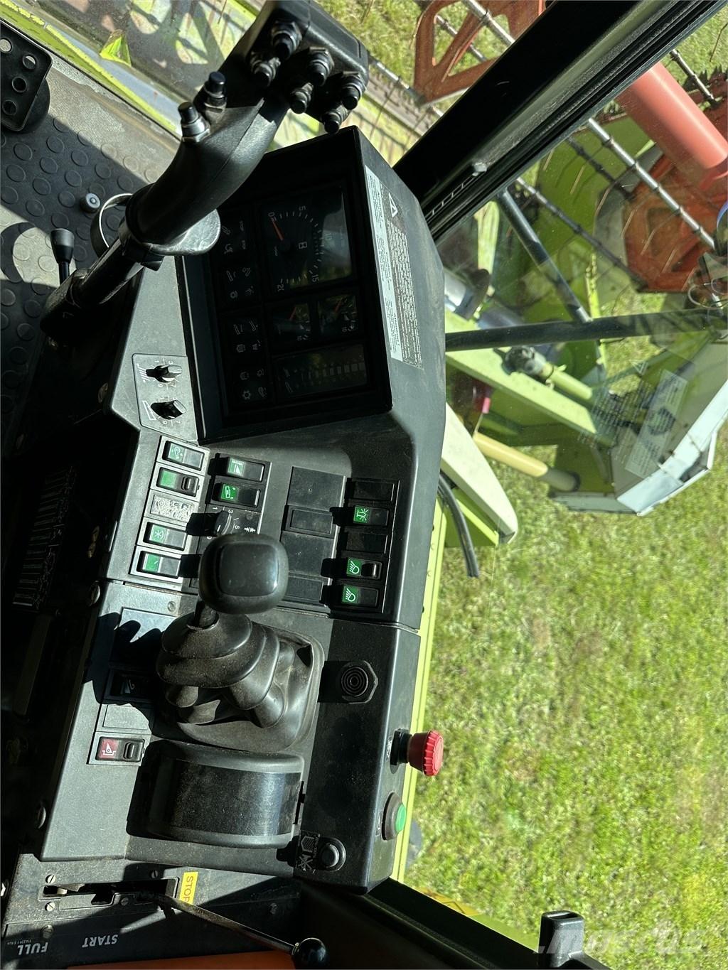 CLAAS Mega 208 Derliaus nuėmimo kombainai