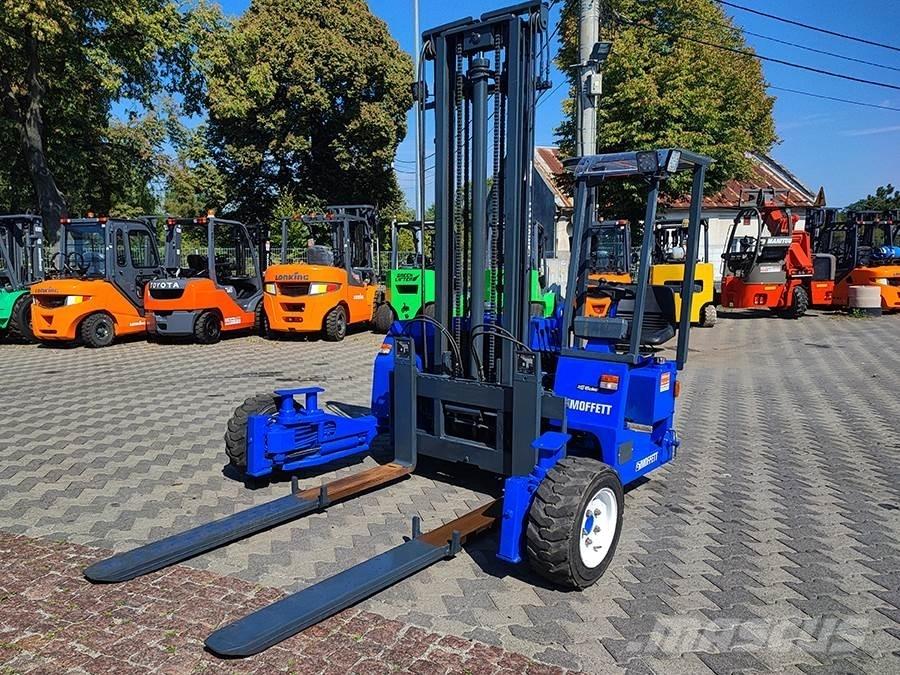 Moffett M3 20.4 Ant sunkvežimių montuojami šakiniai krautuvai