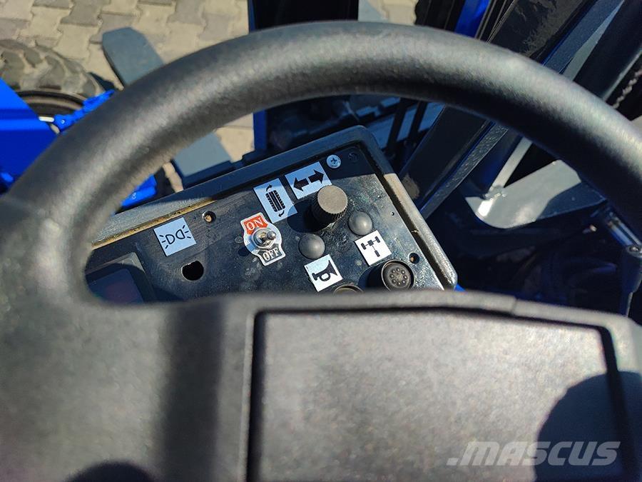 Moffett M3 20.4 Ant sunkvežimių montuojami šakiniai krautuvai