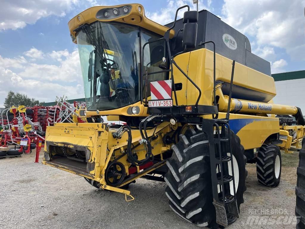 New Holland CSX 7080 Derliaus nuėmimo kombainai