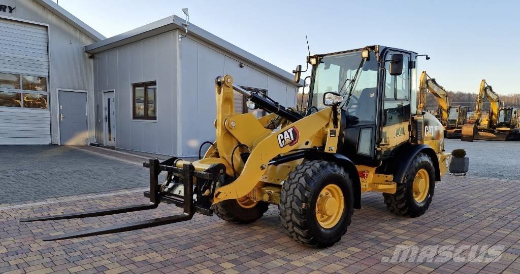CAT 906 M Naudoti ratiniai krautuvai