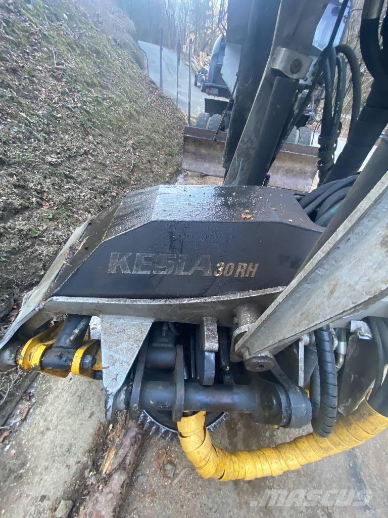 Kesla 30RH Miško technika (Harvesteriai)