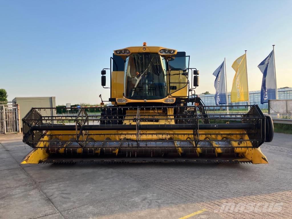 New Holland CS 6080 Derliaus nuėmimo kombainai