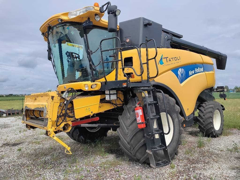 New Holland CX 8070 Derliaus nuėmimo kombainai