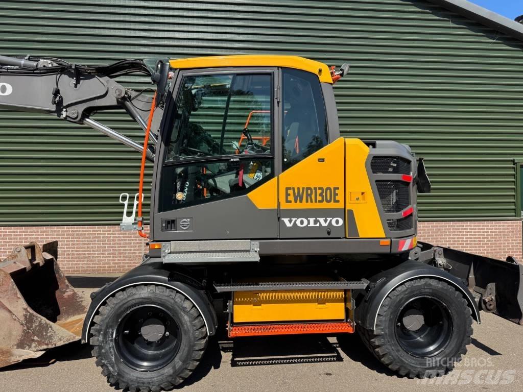 Volvo EWR 130 E Naudoti ratiniai krautuvai