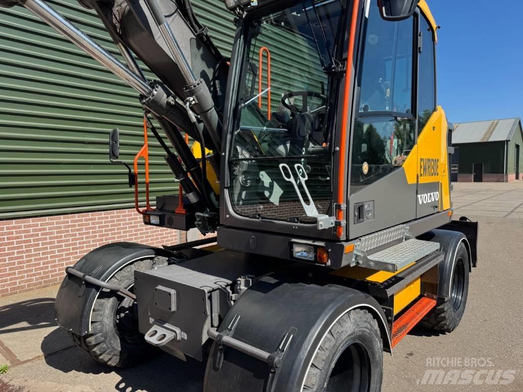 Volvo EWR 130 E Naudoti ratiniai krautuvai