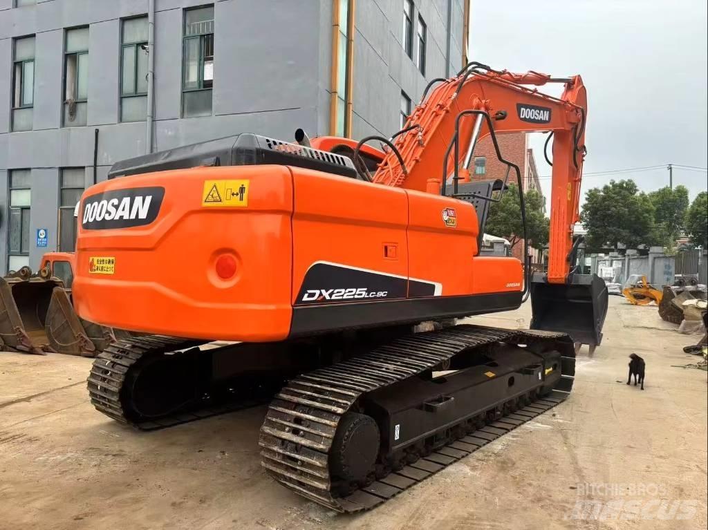 Doosan DX 225 LC Vikšriniai ekskavatoriai