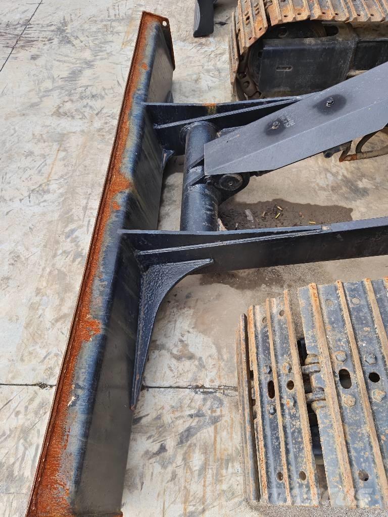 Hitachi ZX 70 Vidutinės galios ekskavatoriai 7-12 t
