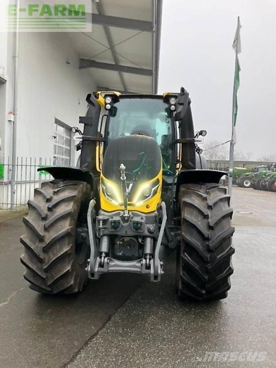 Valtra q305 Traktoriai