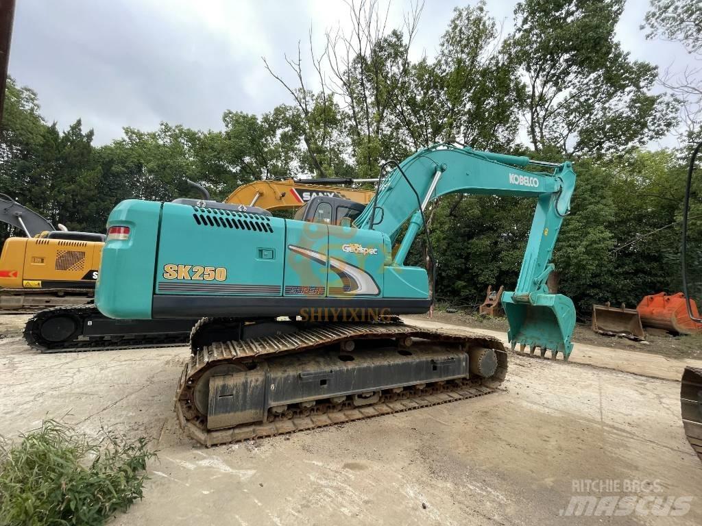 Kobelco 250 Vikšriniai ekskavatoriai