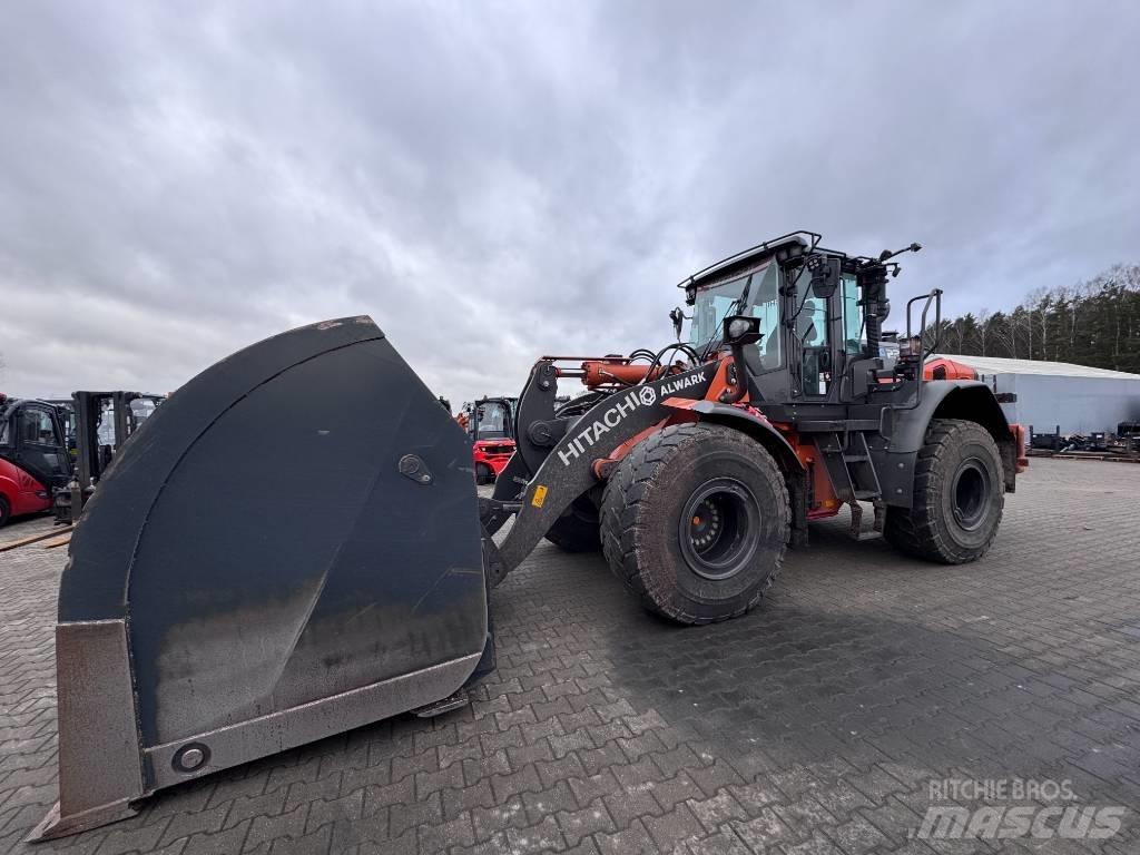 Hitachi ZW 220-7 Naudoti ratiniai krautuvai