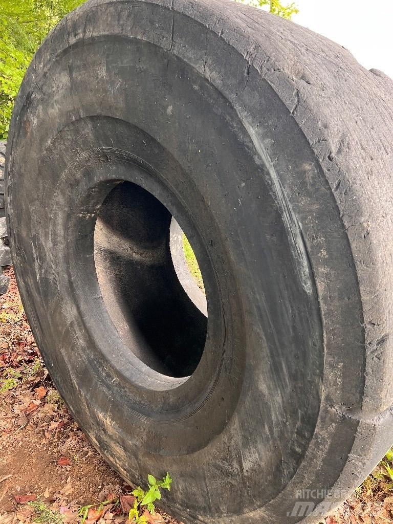  65/35X33 Firestone Padangos, ratai ir ratlankiai