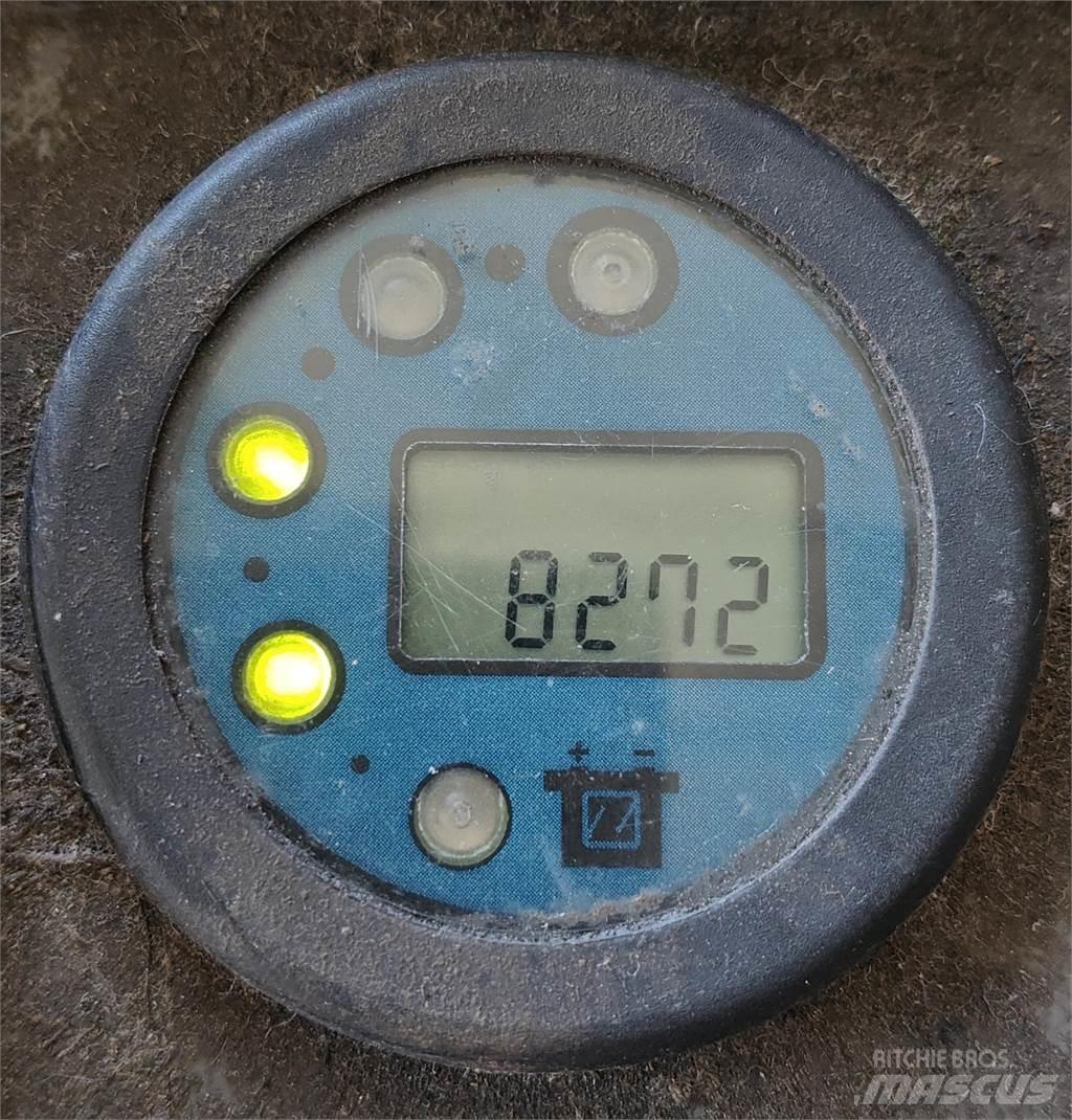 Atlet AJN Žemų aukščių keltuvai su platforma