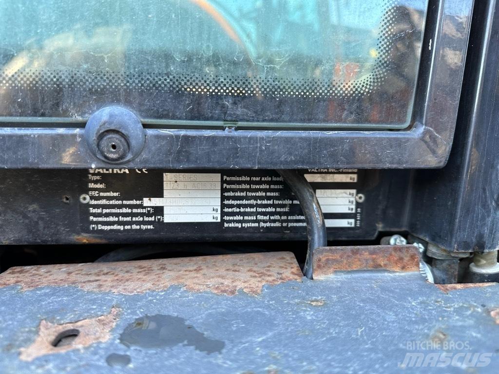 Valtra T 173 Traktoriai