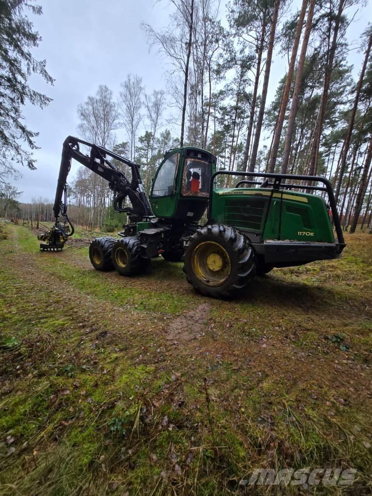 John Deere 1170 E Miško technika (Harvesteriai)