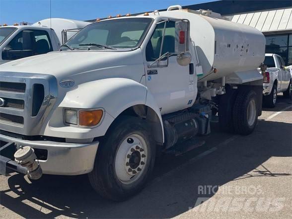 Ford F750 Automobilinės cisternos