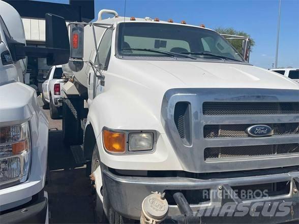 Ford F750 Automobilinės cisternos