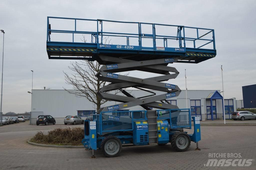 Genie GS4390RT Žirkliniai keltuvai
