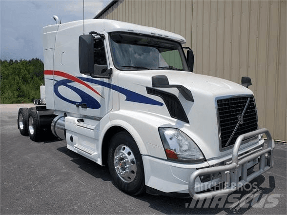 Volvo VNL64T630 Naudoti vilkikai