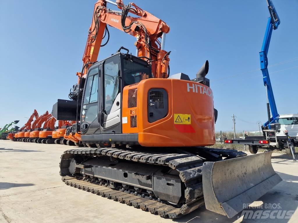 Hitachi ZX135-6 Vikšriniai ekskavatoriai
