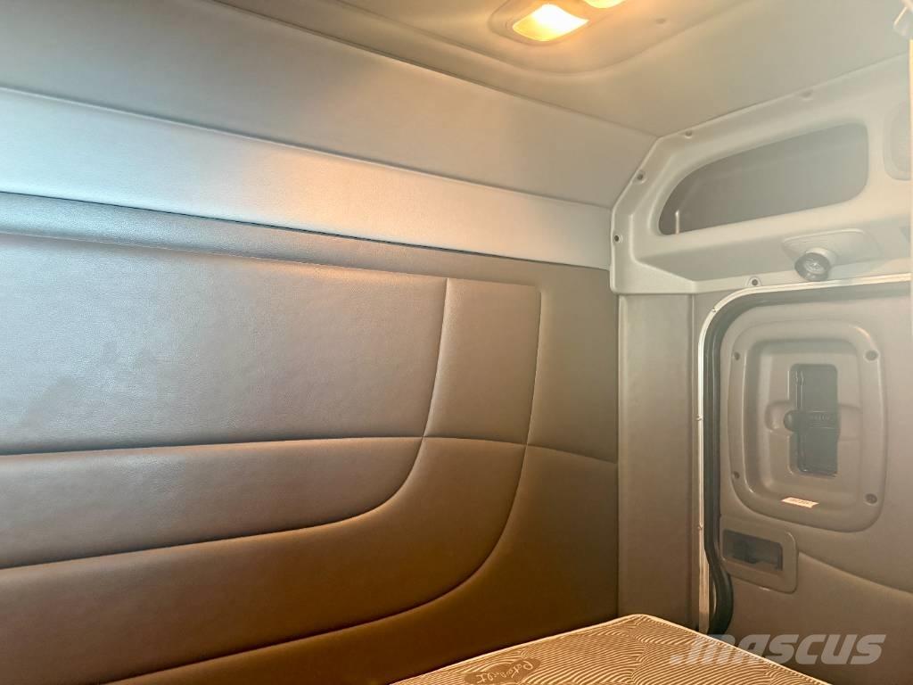 Peterbilt 389 Naudoti vilkikai