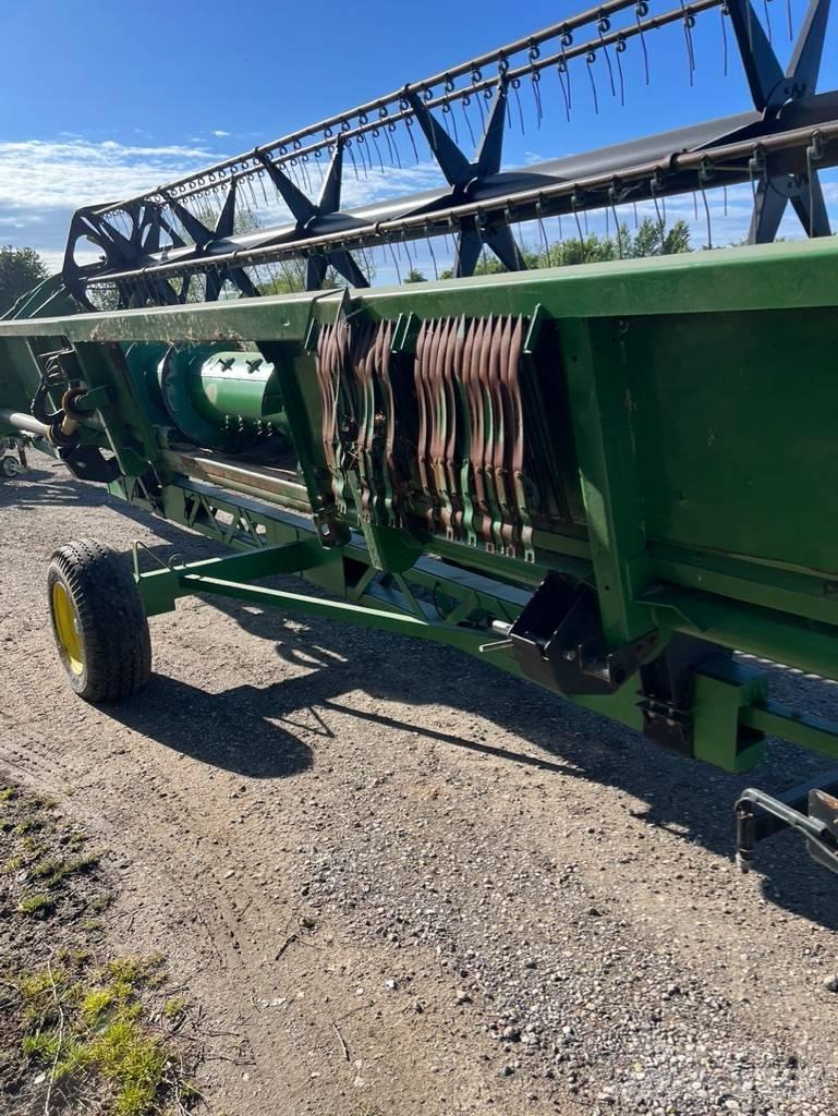 John Deere 9780 CTS Derliaus nuėmimo kombainai