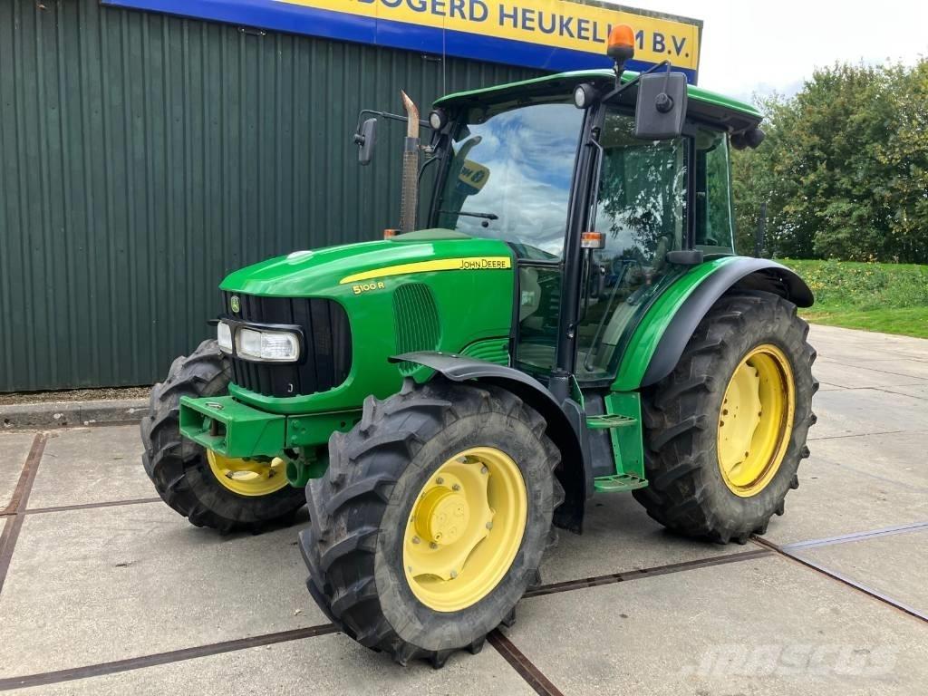 John Deere 5100 R Traktoriai