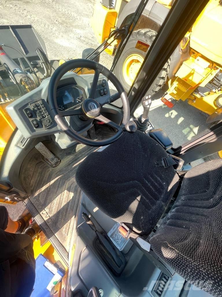 Volvo L30GS Naudoti ratiniai krautuvai