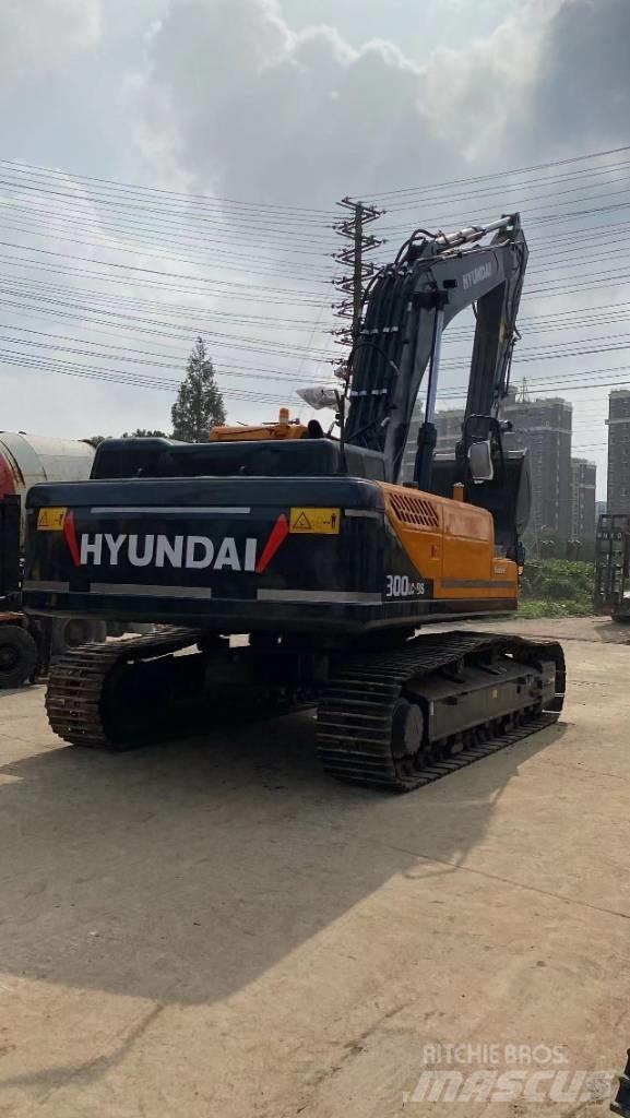 Hyundai 30 L-9 A Vikšriniai ekskavatoriai