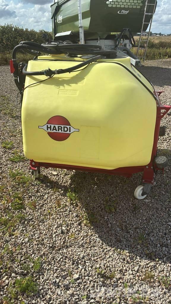 Hardi Fronttank Įmontuoti purkštuvai