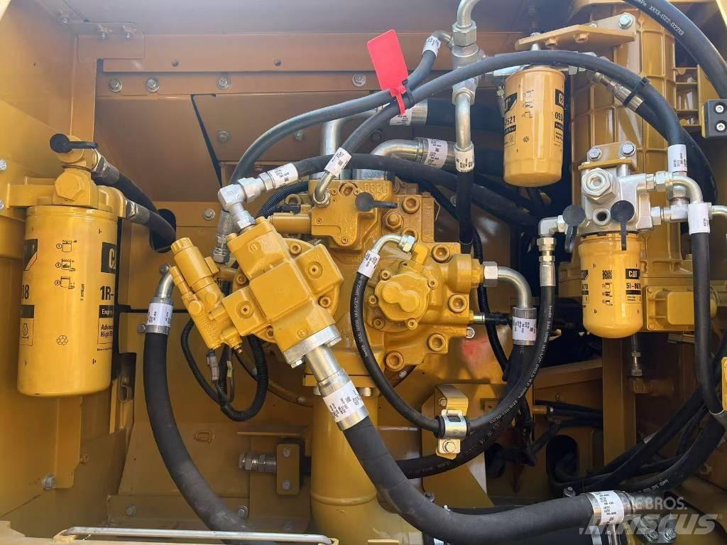 CAT 330 D Vikšriniai ekskavatoriai