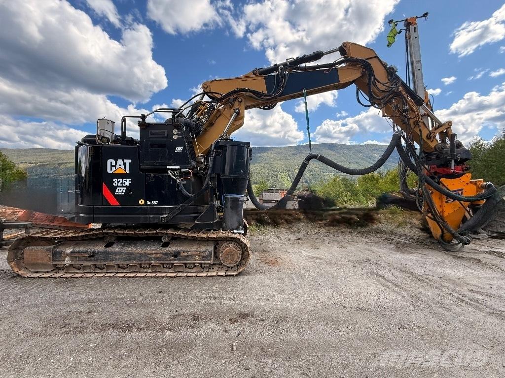 CAT 325 FL CR Specialūs ekskavatoriai