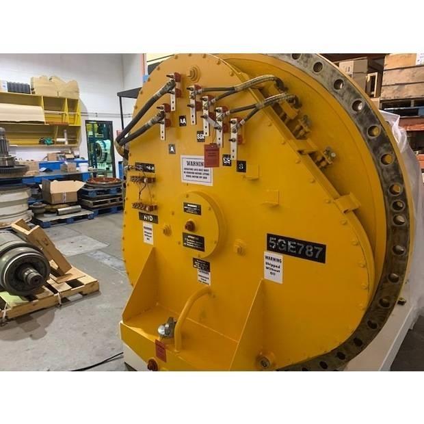 Komatsu 830 E Karjeriniai savivarčiai