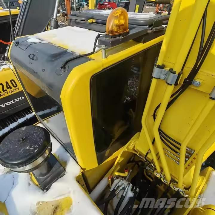 Komatsu PC 210 LC Vikšriniai ekskavatoriai