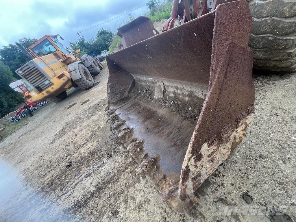 Volvo L150c Naudoti ratiniai krautuvai